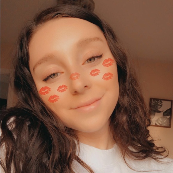 Meet your Posher, Ainslee - Picture 1 of 1